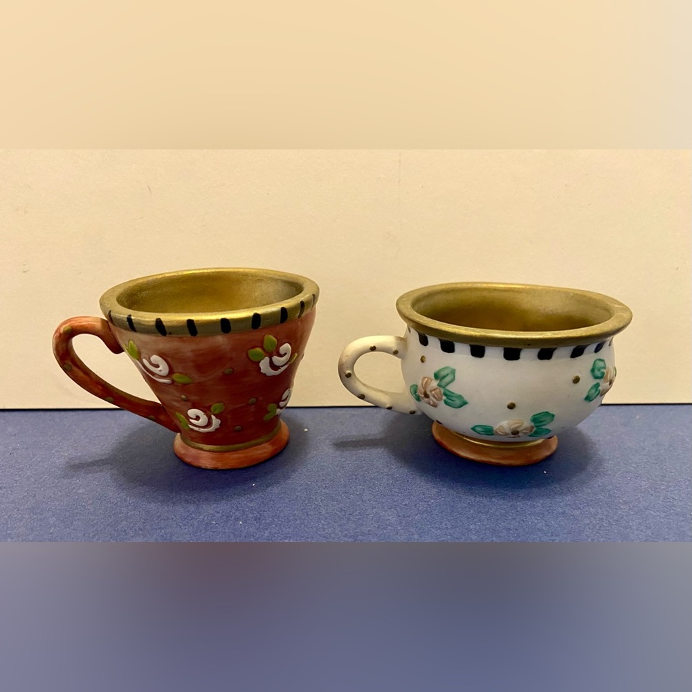 1999 Mary Englebreit Floral Ceramic Teacups. (2) - Picture 2 of 4